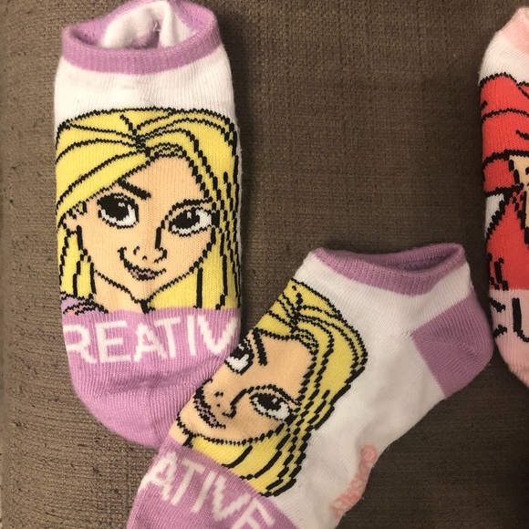 Disney princess girls ankle 5 pairs of socks size 10-13. New, never worn - Picture 2 of 6